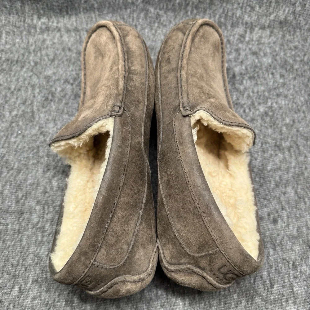 UGG Australia Ascot Genuine Shearling Suede Slippers Mens Size 11 Chocolate 5775